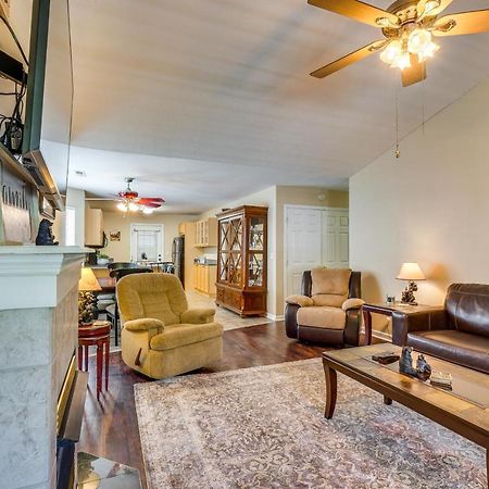 Pigeon Forge Home With Screened Porch, 3 Mi To Town! Bagian luar foto